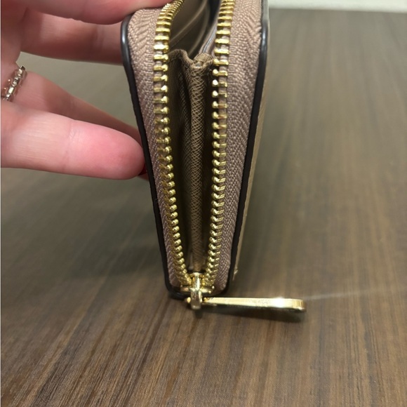 Michael Kors Blush Leather Wallet - Picture 15 of 15